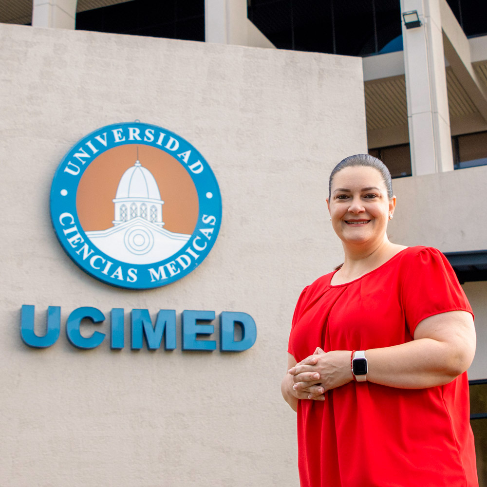 Dra Maria del carmen garcia, Decana de UCIMED, la mejor universidad de ciencias medicas de la region