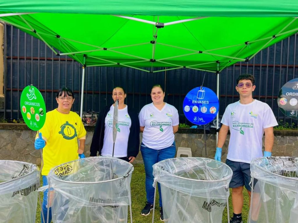 Voluntarios UCIMED en la Ecoromería 2024