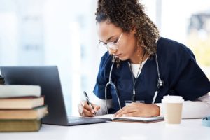 IFOM Estudiante de Medicina. Imagen con fines ilustrativos